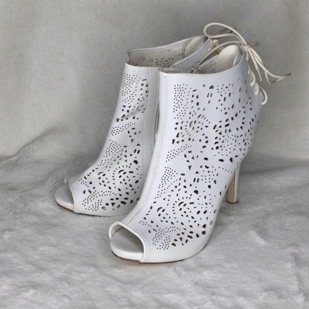 Forever White Ankle Open Toe Boots Heels size 8.5